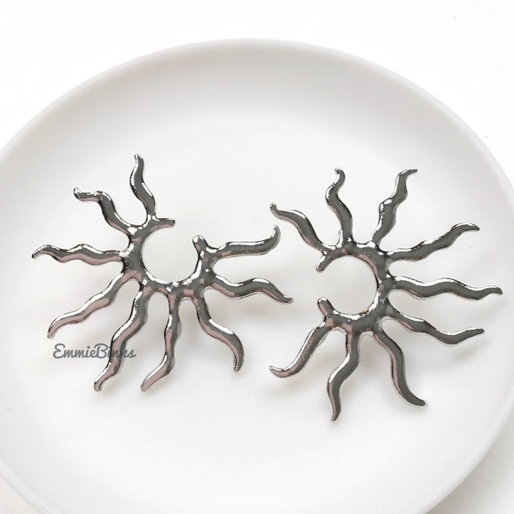 [✨3for$38] New Boho Sun Burst Stud Earrings - Picture 6 of 16